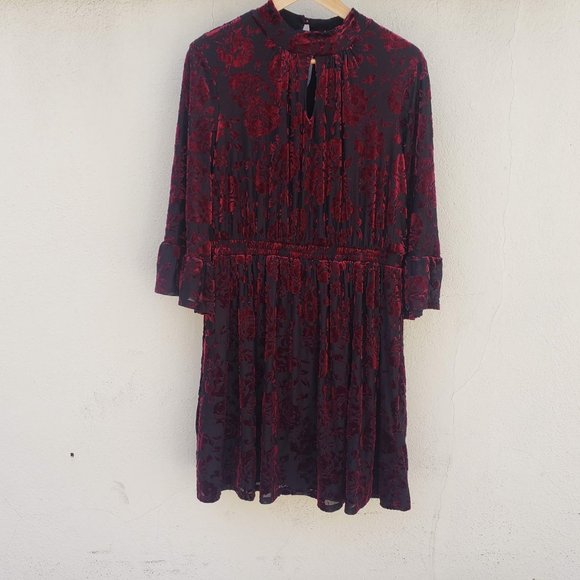 Modcloth Black and Burgundy Long Sleeve Dress - Picture 3 of 6